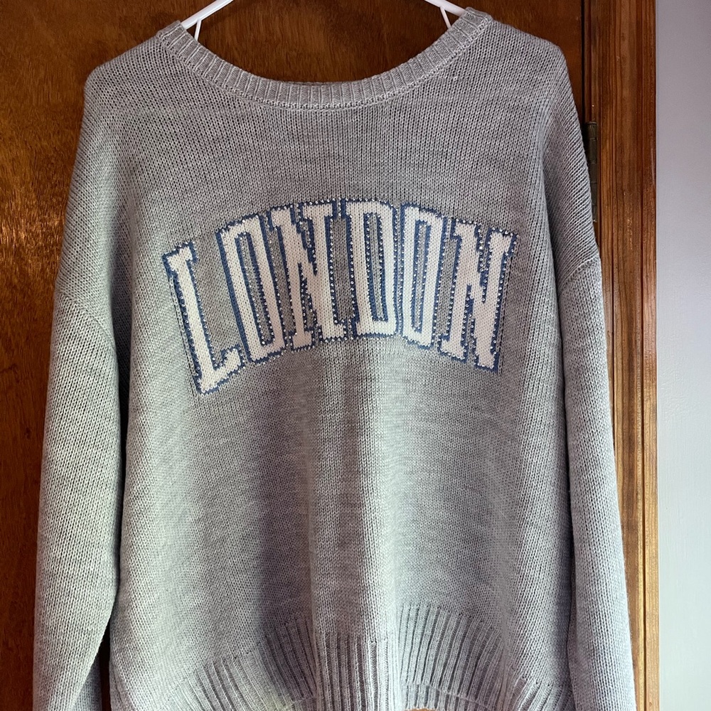Gray Crew Neck Sweater with London Text